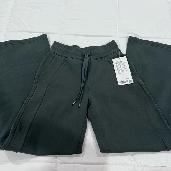 Lululemon Scuba Mid-Rise Wide-Leg Pant DKFR - Picture 8 of 8